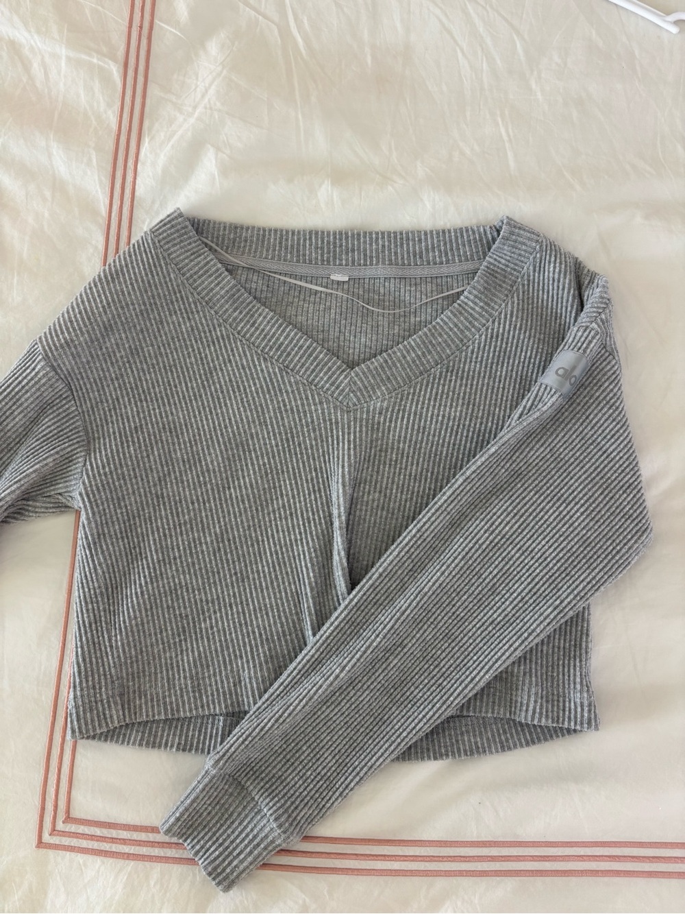 Alo V-Neck Muse Hoodie in Heather Grey